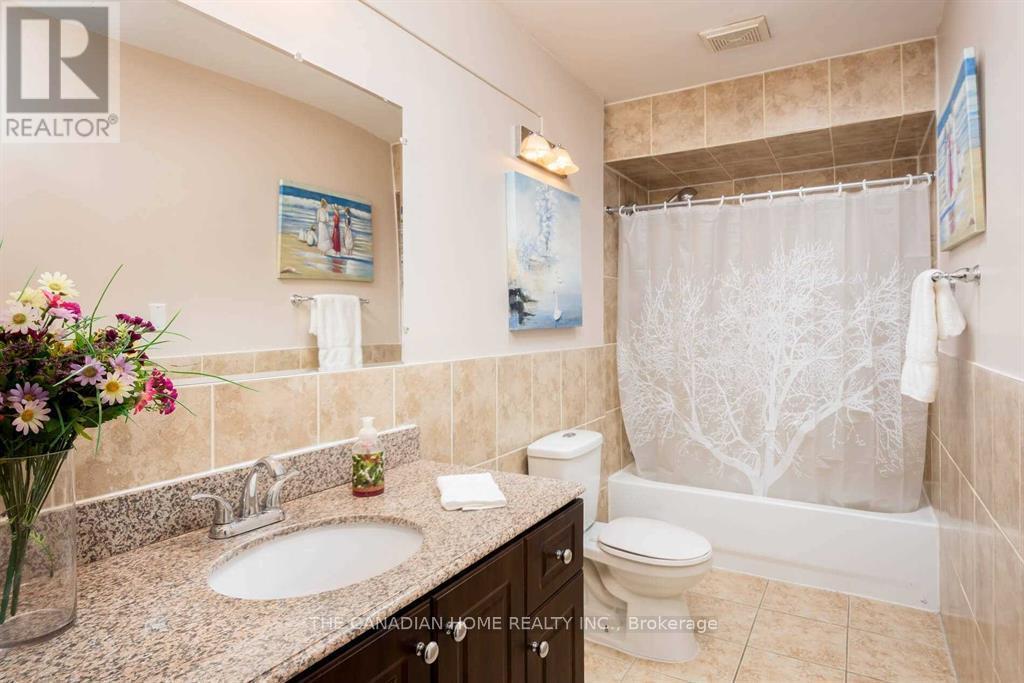 17 Claypine Trail, Brampton (Brampton North), ON - Indoor Photo Showing Bathroom
