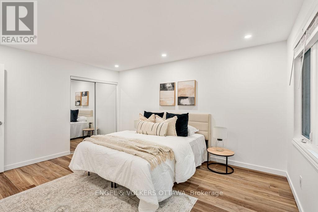 12 Bayside Private, Ottawa, ON