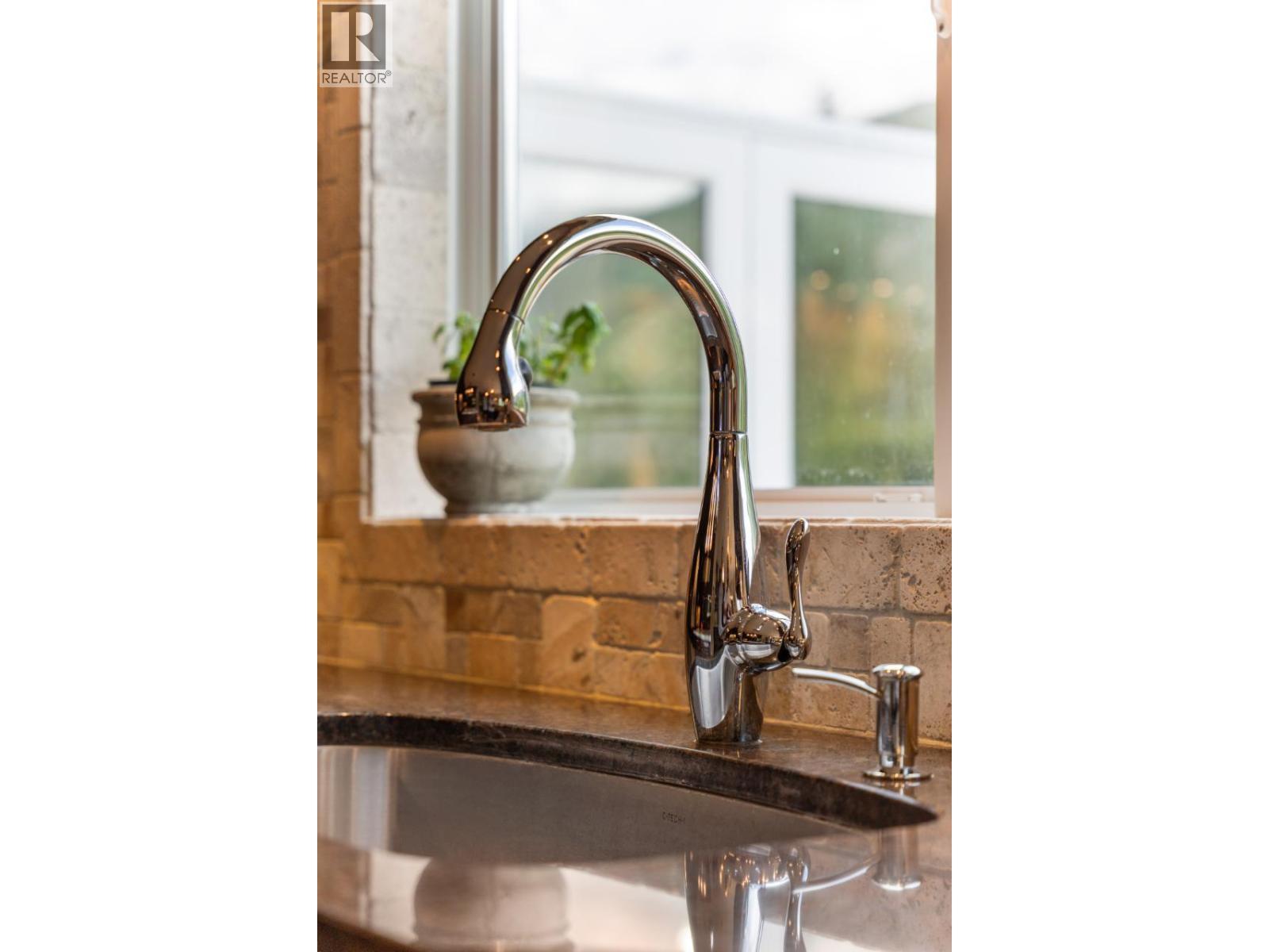 1480 Nighthawk Drive, Castlegar, BC - Indoor Photo Showing Other Room