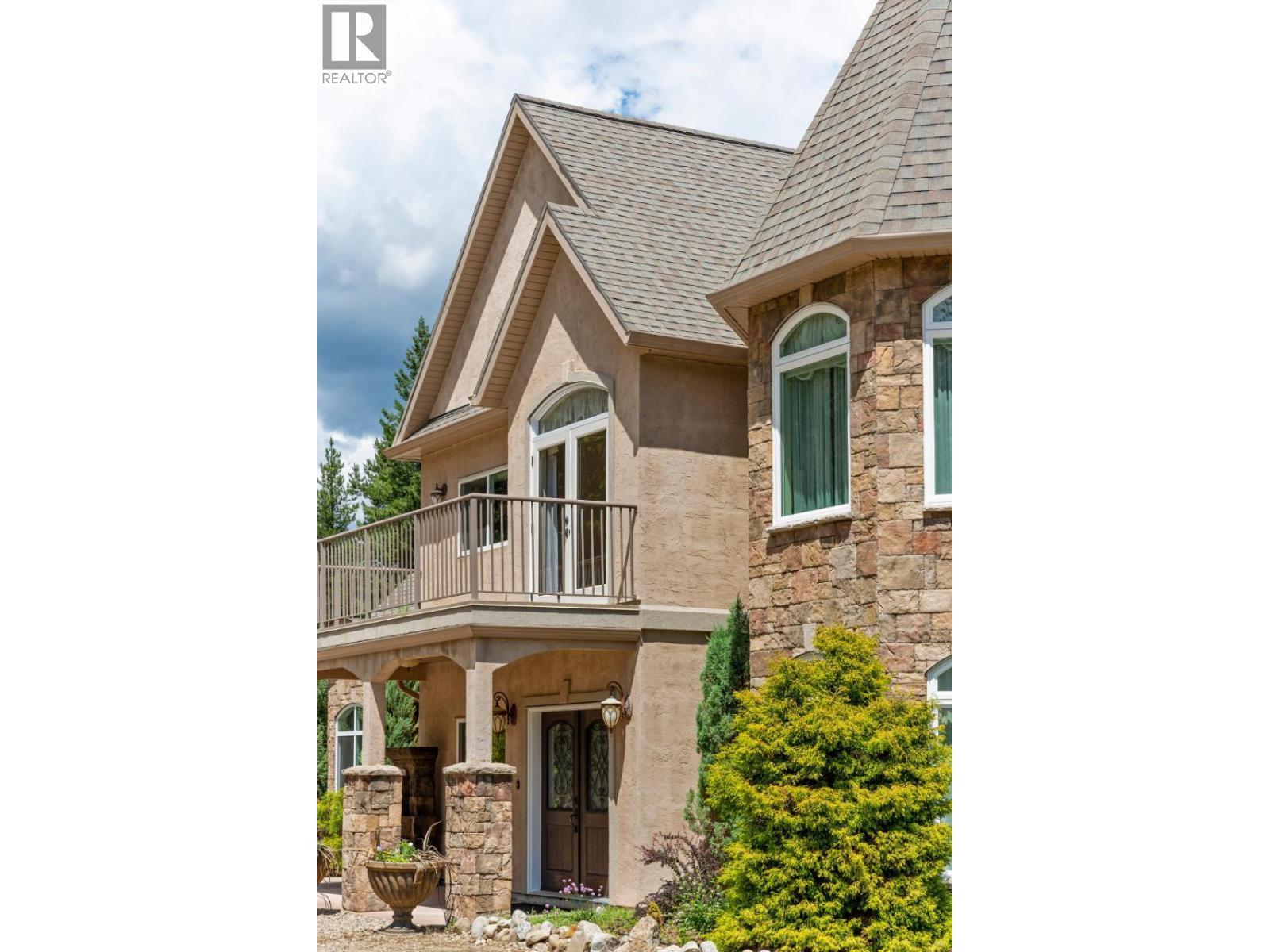 1480 Nighthawk Drive, Castlegar, BC - Outdoor