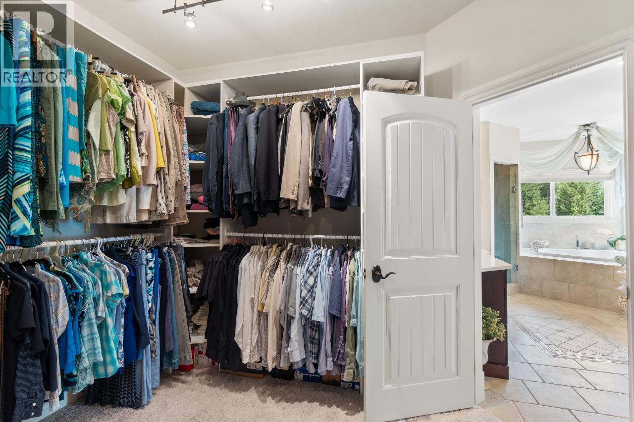 1480 Nighthawk Drive, Castlegar, BC - Indoor With Storage