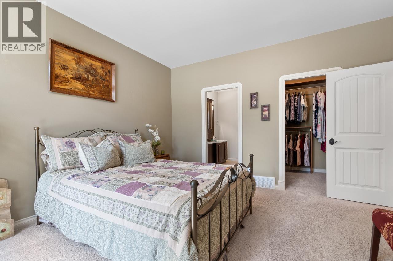 1480 Nighthawk Drive, Castlegar, BC - Indoor Photo Showing Bedroom