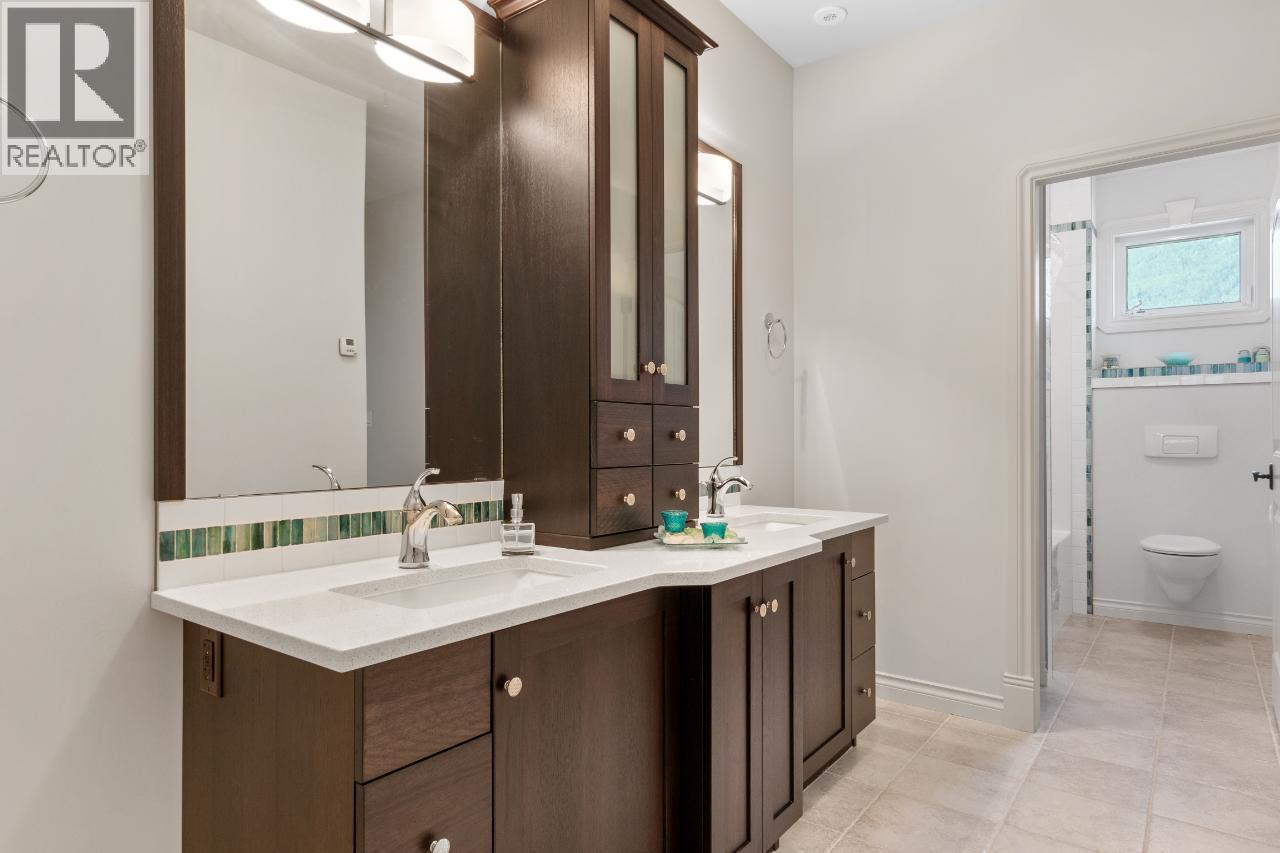 1480 Nighthawk Drive, Castlegar, BC - Indoor Photo Showing Bathroom