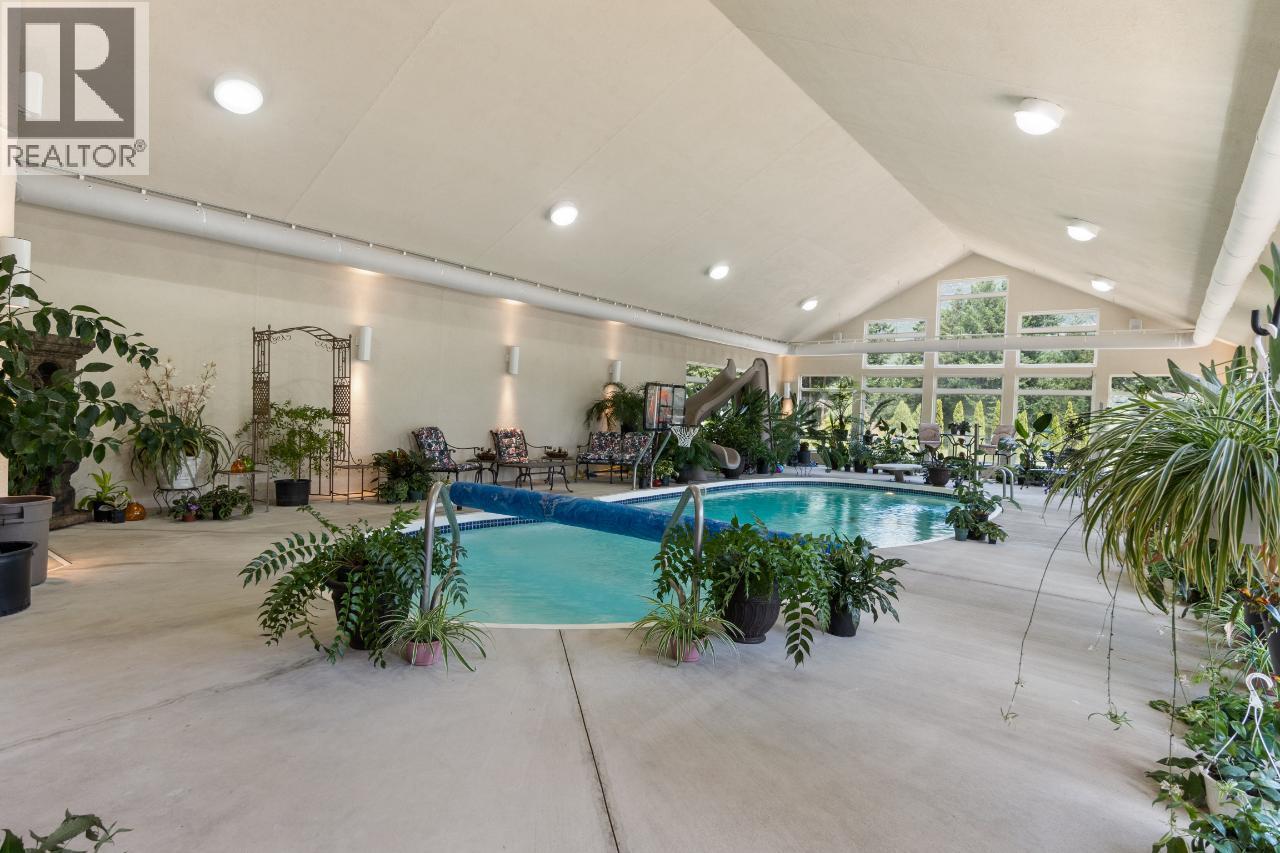 1480 Nighthawk Drive, Castlegar, BC - Indoor Photo Showing Other Room With In Ground Pool