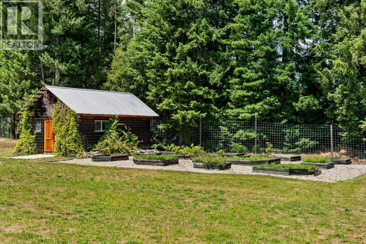 1480 Nighthawk Drive, Castlegar, BC - Outdoor