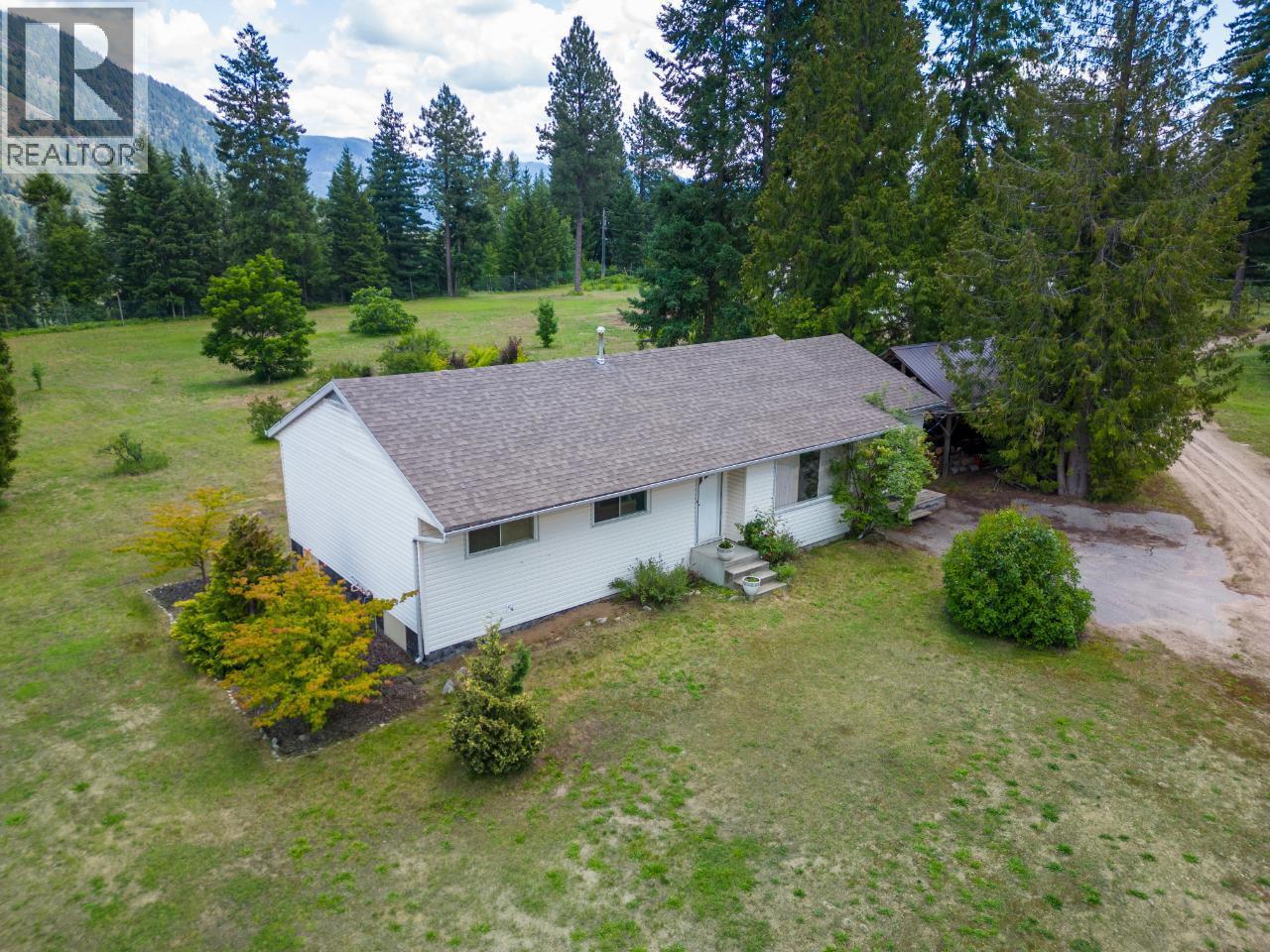1480 Nighthawk Drive, Castlegar, BC - Outdoor