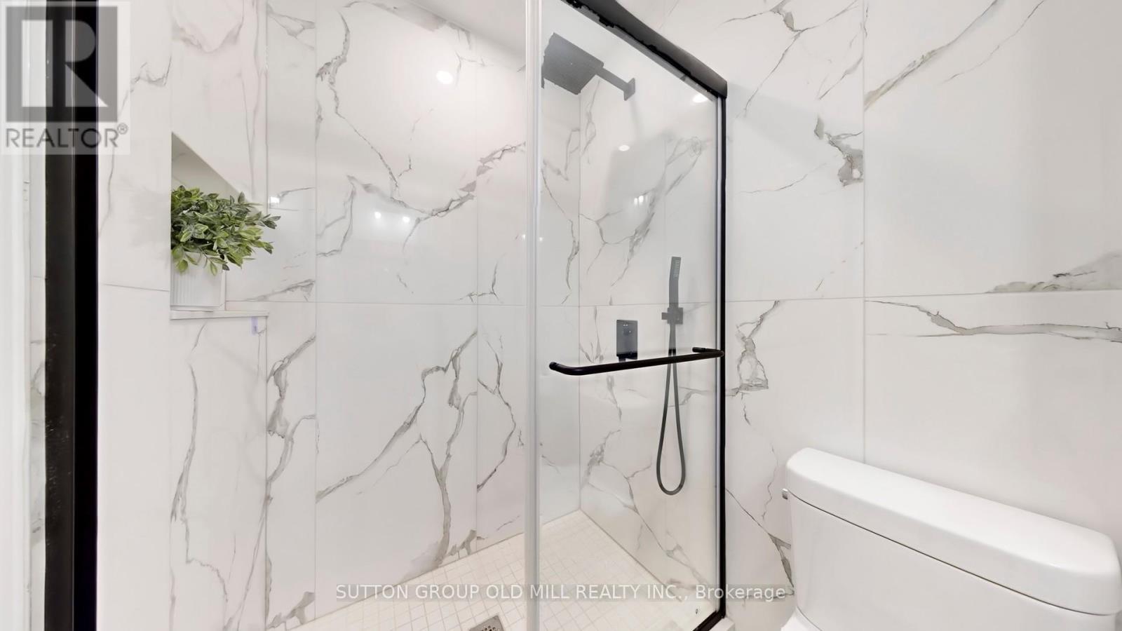 59 Shirley Street, Toronto, ON - Indoor Photo Showing Bathroom