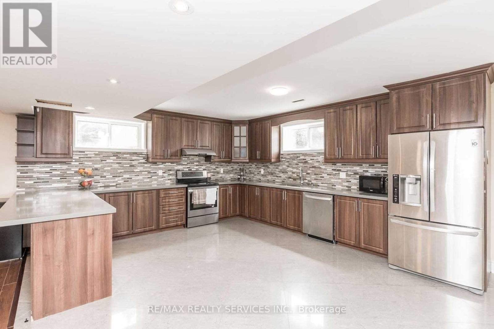 14394 Bramalea Road, Caledon, ON - Indoor Photo Showing Kitchen With Stainless Steel Kitchen With Upgraded Kitchen
