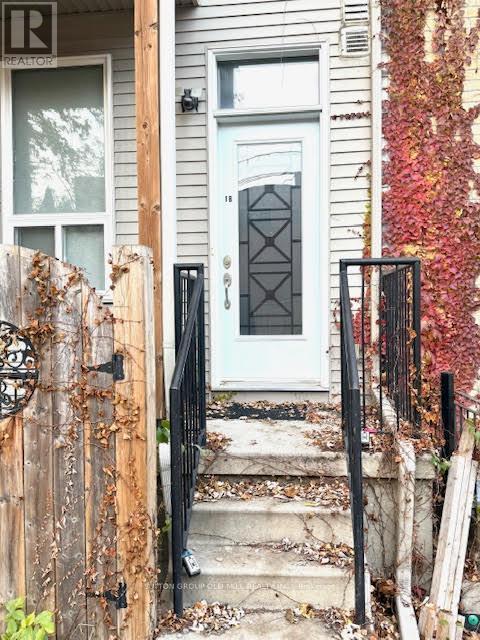 1B - 259 Gerrard Street E, Toronto, ON - Outdoor