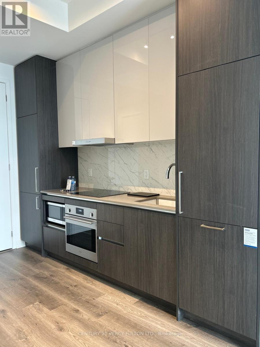 5310 - 195 Commerce Street, Vaughan, ON - Indoor Photo Showing Kitchen With Upgraded Kitchen