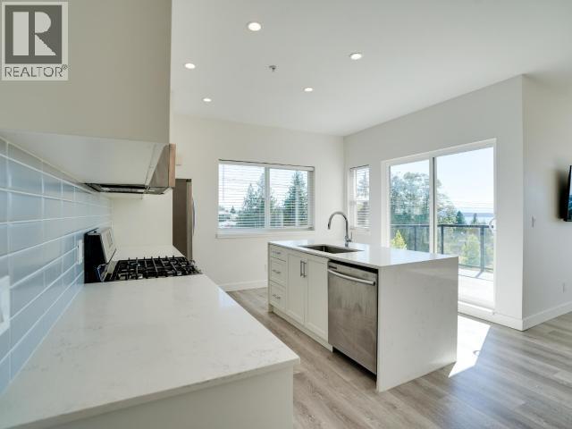 401-7175 Duncan Street, Powell River, BC - Indoor Photo Showing Kitchen