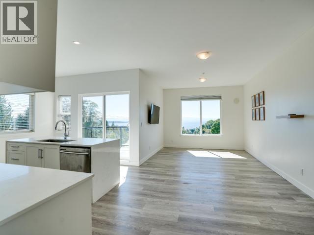 401-7175 Duncan Street, Powell River, BC - Indoor Photo Showing Kitchen