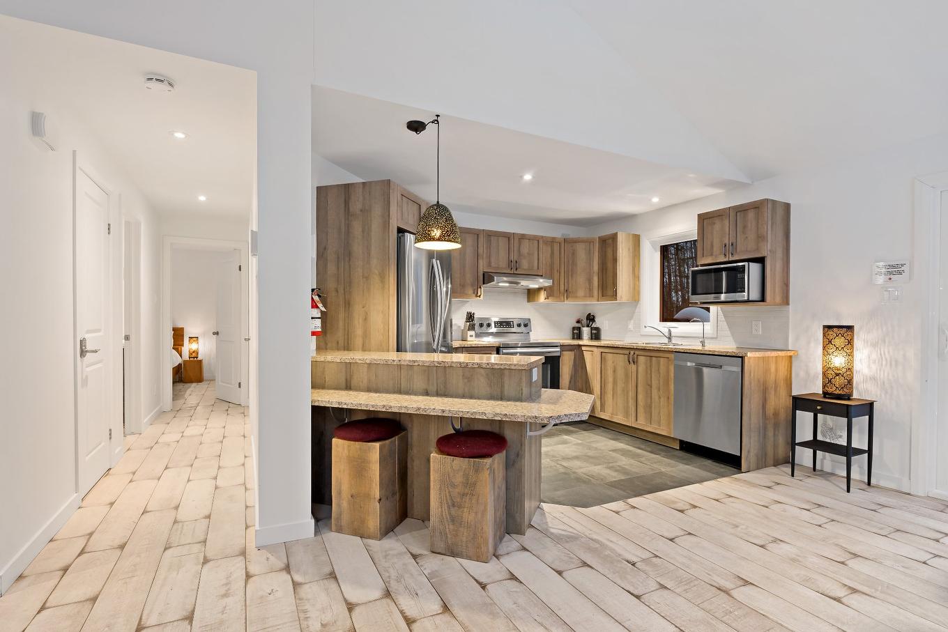Cuisine - 232 Ch. Des Monarques, Amherst, QC - Indoor Photo Showing Kitchen