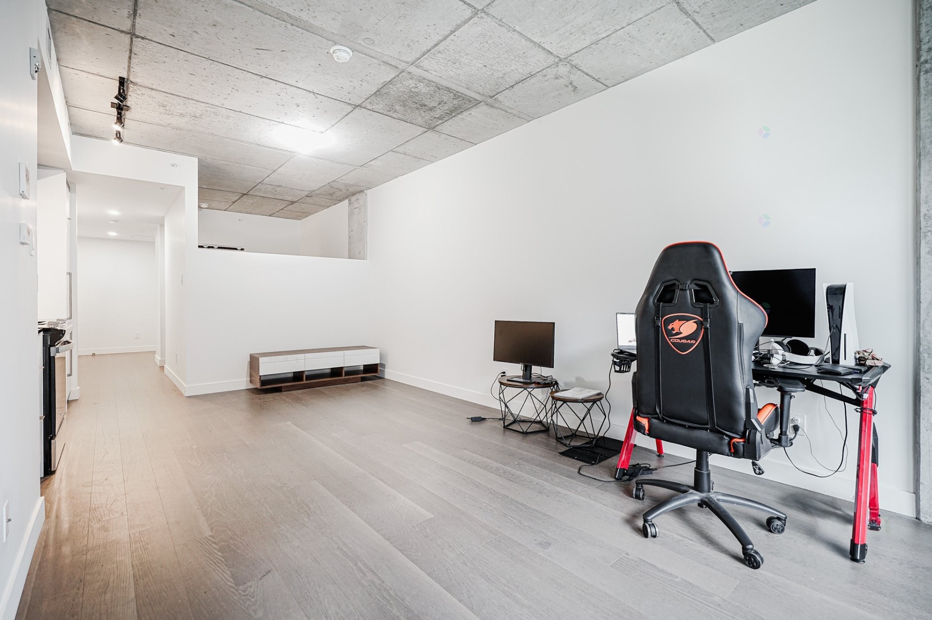 Salon - 224-200 Boul. Marcel-Laurin, Montréal (Saint-Laurent), QC - Indoor Photo Showing Other Room