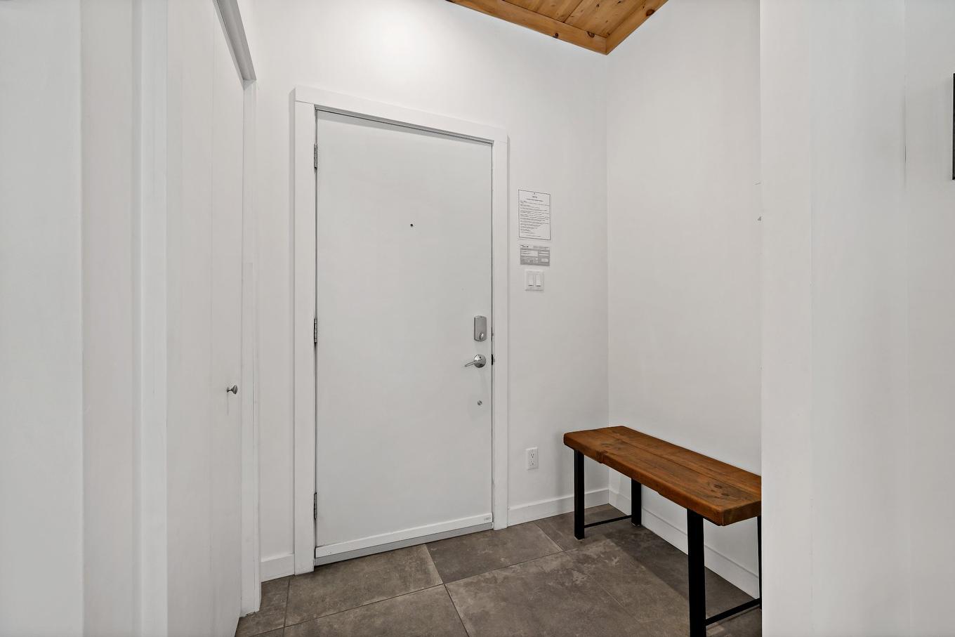 Hall - 161 Ch. Du Retour-Aux-Sources, Amherst, QC - Indoor Photo Showing Other Room