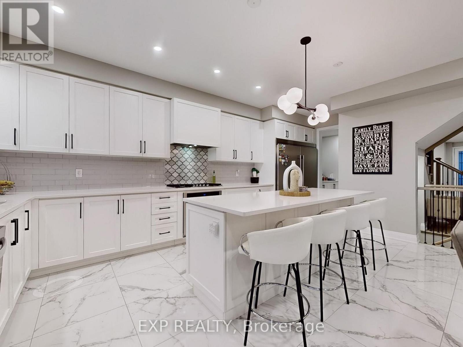 59 Lipscott Drive, Caledon, ON - Indoor Photo Showing Kitchen With Upgraded Kitchen