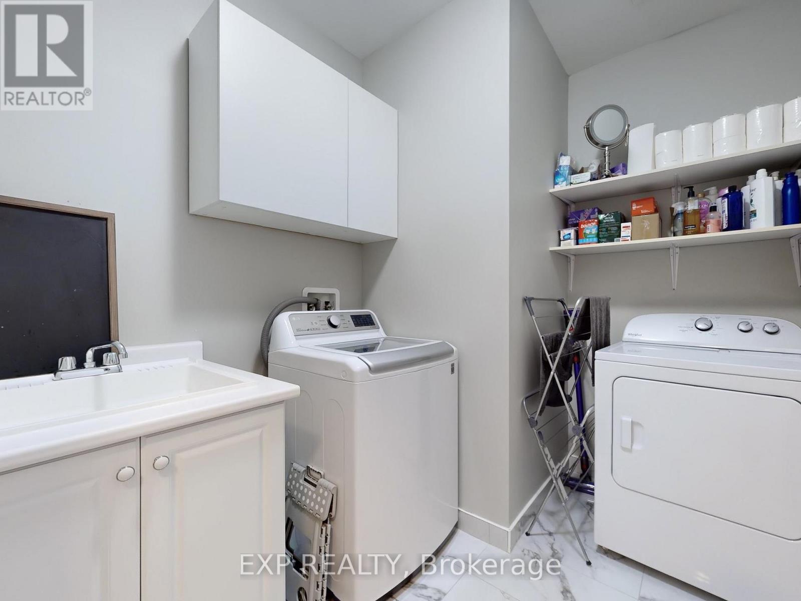 59 Lipscott Drive, Caledon, ON - Indoor Photo Showing Laundry Room