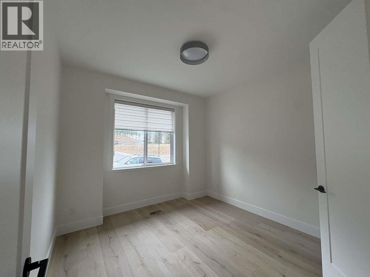 2140 Montenegro Drive, Kelowna, BC - Indoor Photo Showing Other Room