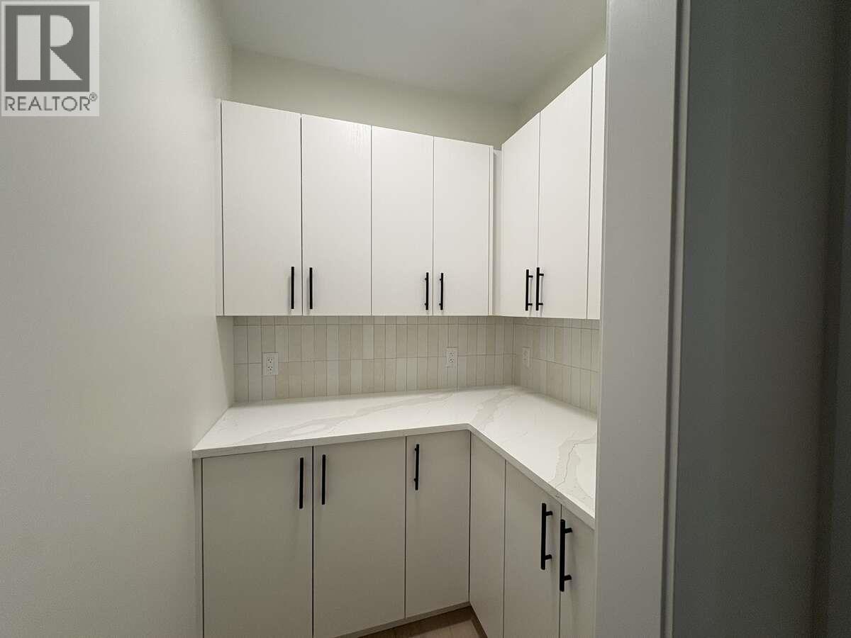 2140 Montenegro Drive, Kelowna, BC - Indoor