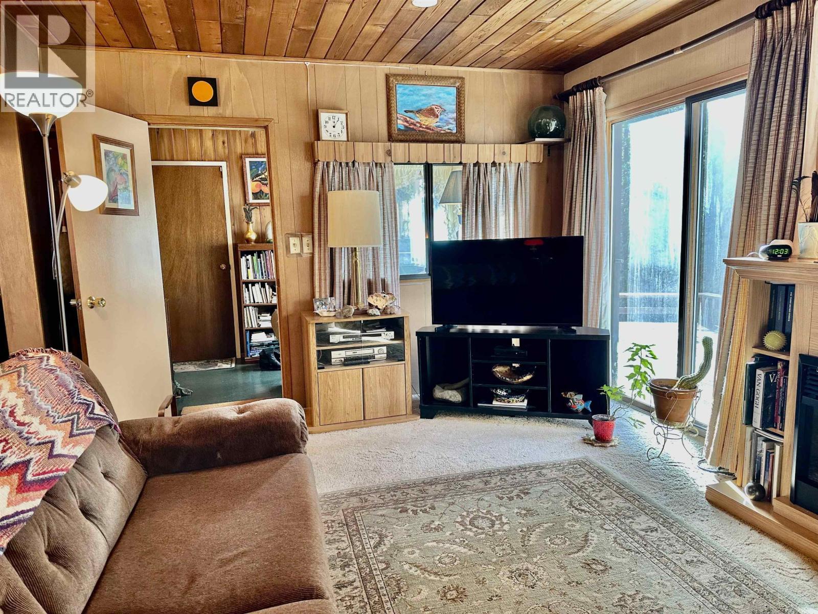 6808 Stokes Road, 100 Mile House, BC - Indoor Photo Showing Other Room