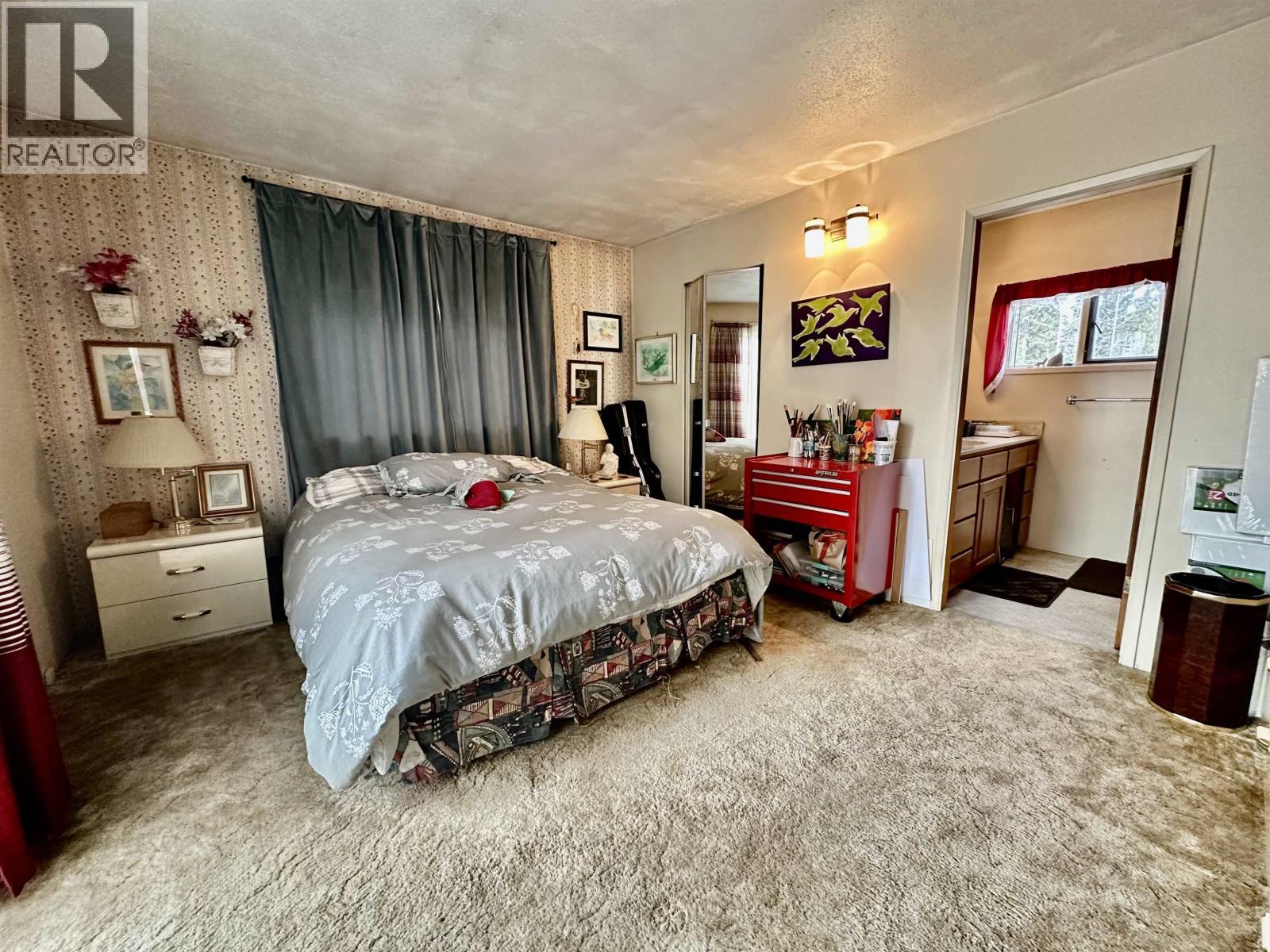 6808 Stokes Road, 100 Mile House, BC - Indoor Photo Showing Bedroom