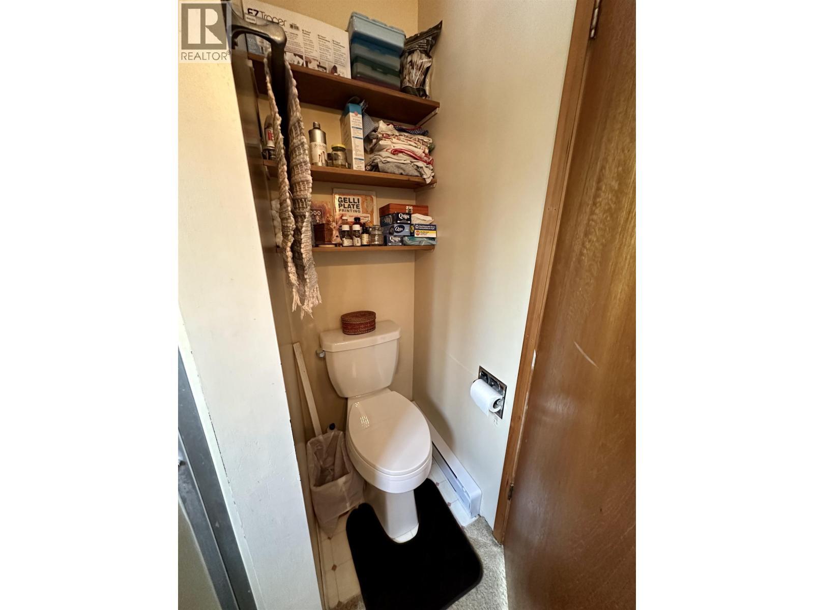 6808 Stokes Road, 100 Mile House, BC - Indoor Photo Showing Bathroom