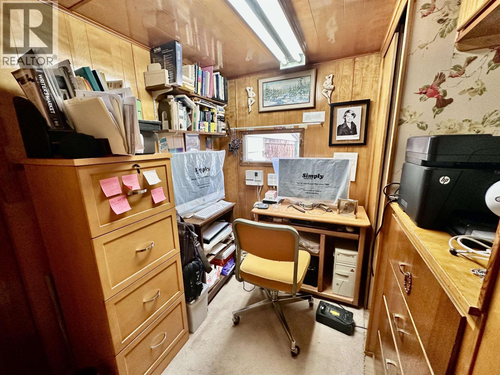 6808 Stokes Road, 100 Mile House, BC - Indoor Photo Showing Office