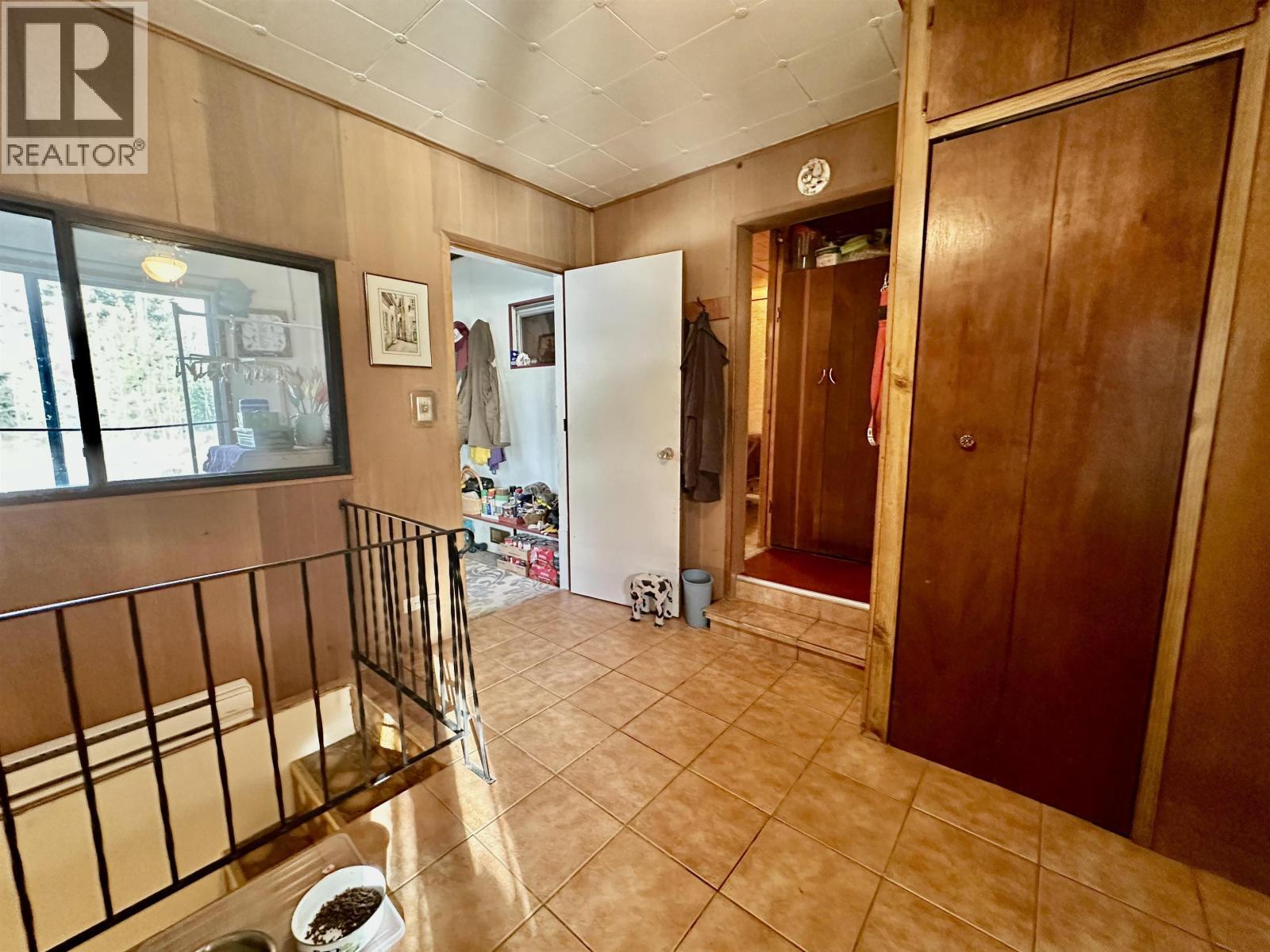 6808 Stokes Road, 100 Mile House, BC - Indoor Photo Showing Other Room