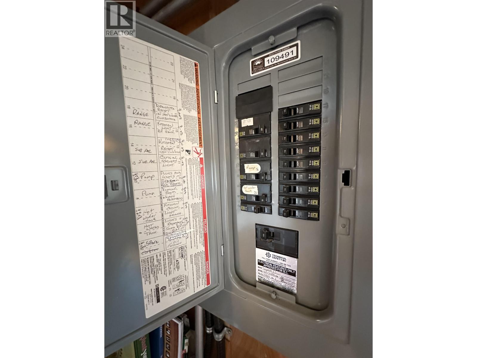 6808 Stokes Road, 100 Mile House, BC - Indoor