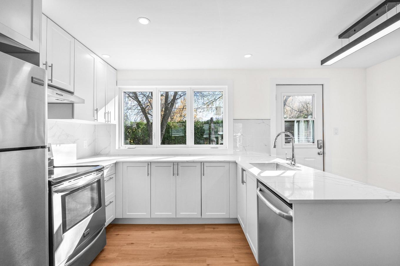 Cuisine - 1488 Boul. Lebel, Chambly, QC - Indoor Photo Showing Kitchen With Upgraded Kitchen