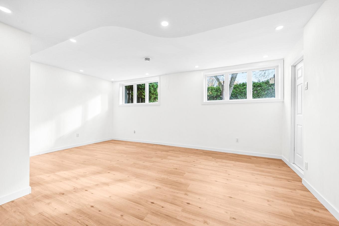 Salle familiale - 1488 Boul. Lebel, Chambly, QC - Indoor Photo Showing Other Room