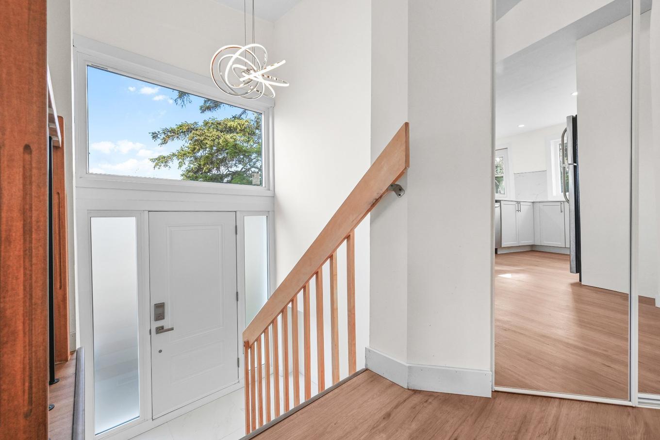 Hall d'entrée/Vestibule - 1488 Boul. Lebel, Chambly, QC - Indoor Photo Showing Other Room