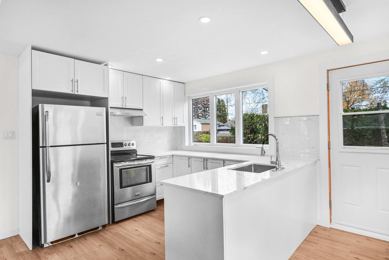 Cuisine - 1488 Boul. Lebel, Chambly, QC - Indoor Photo Showing Kitchen With Upgraded Kitchen