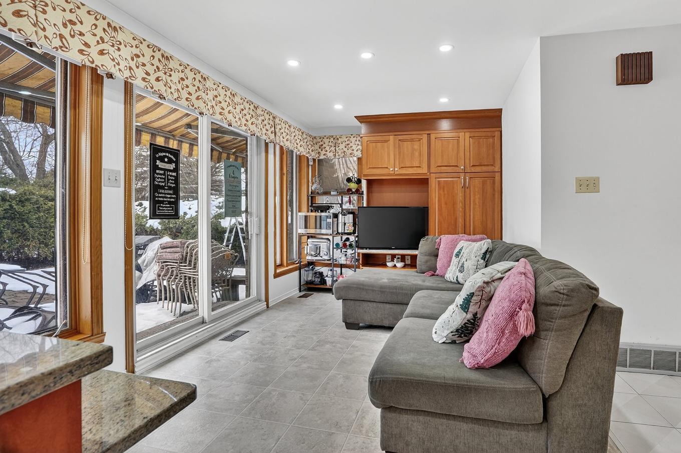 Boudoir - 560 Rue Maugue, Montréal (L'Île-Bizard/Sainte-Geneviève), QC - Indoor