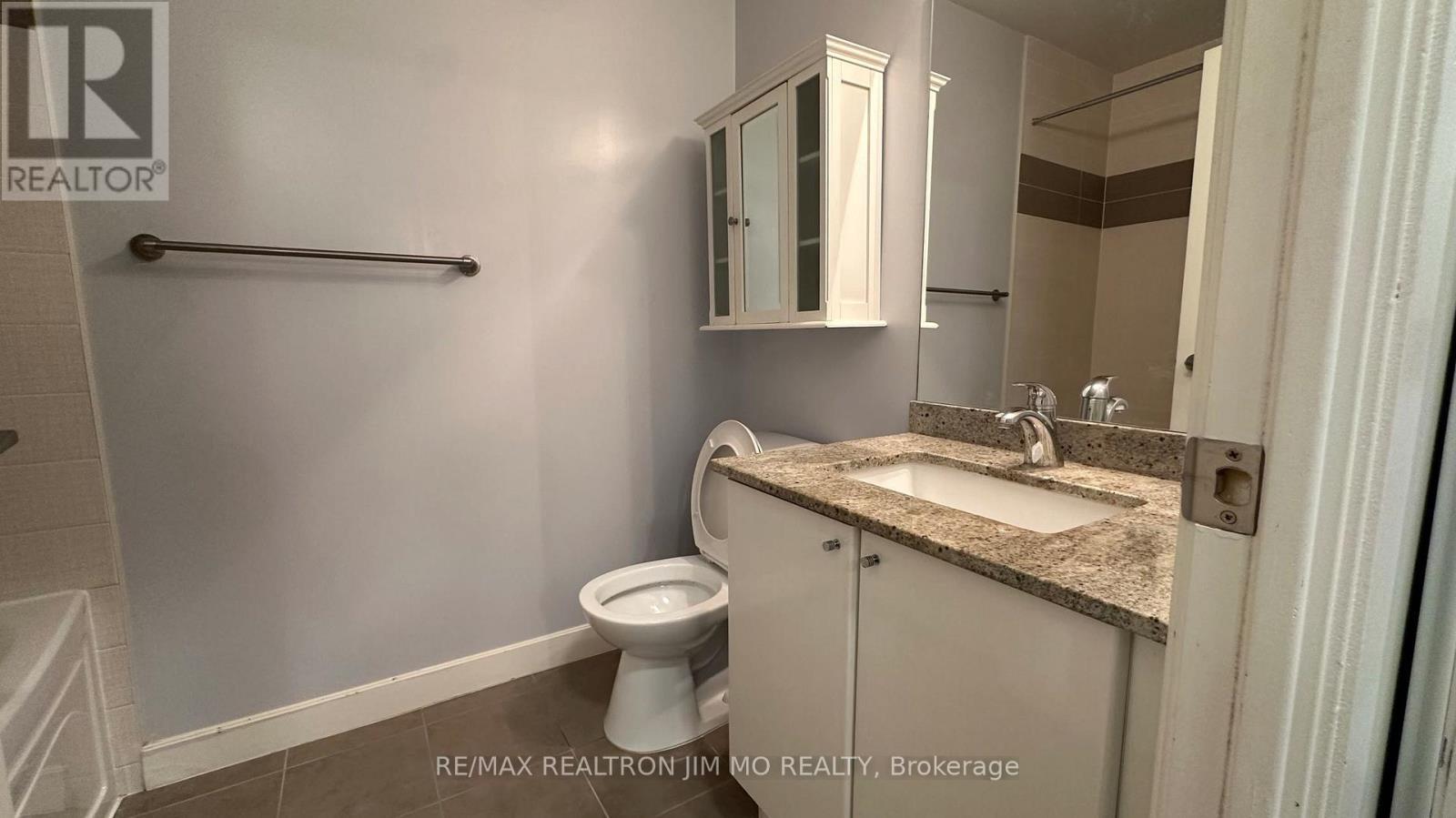 1704 - 18 Harbour Street, Toronto, ON - Indoor Photo Showing Bathroom