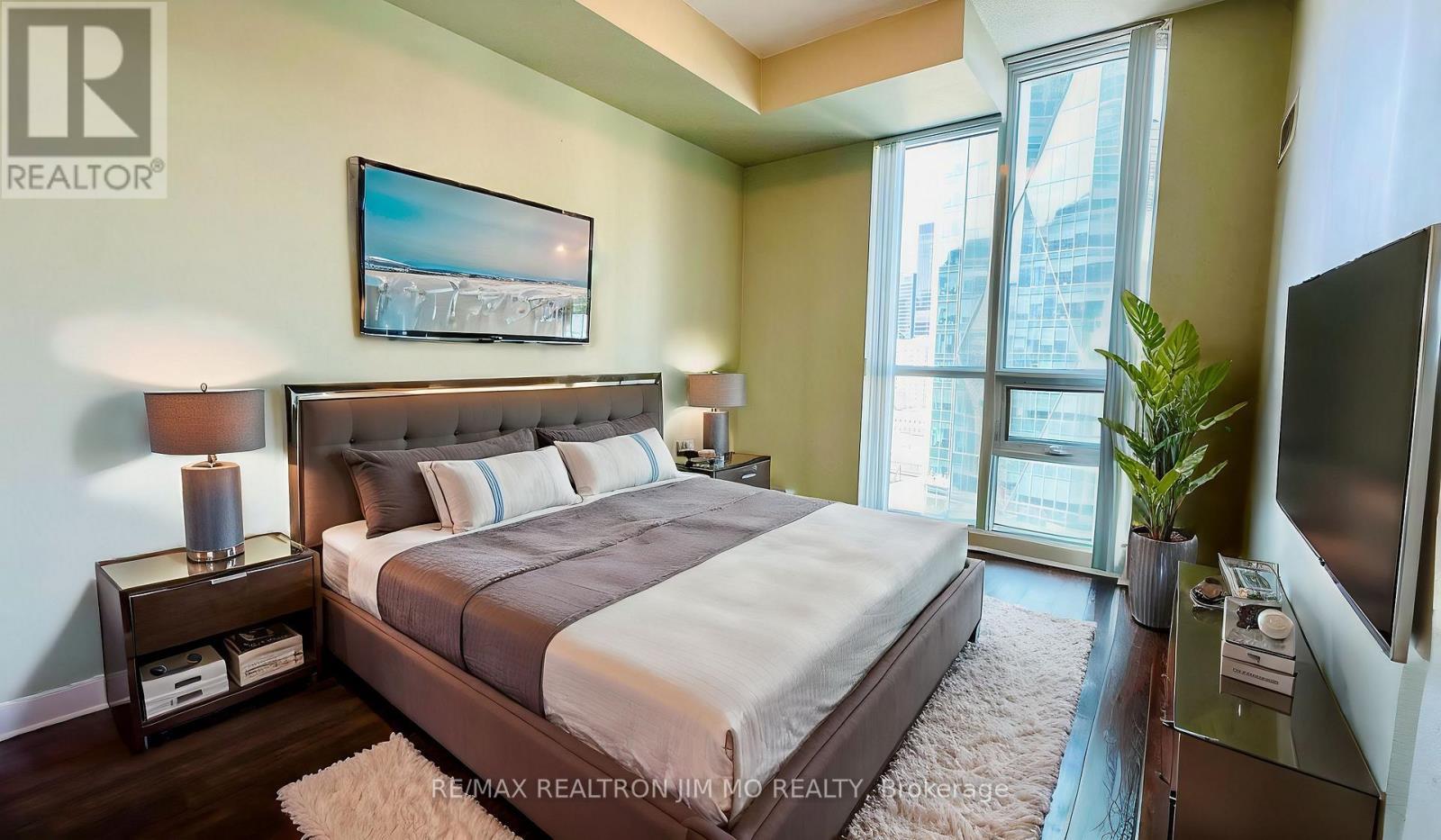 1704 - 18 Harbour Street, Toronto, ON - Indoor Photo Showing Bedroom