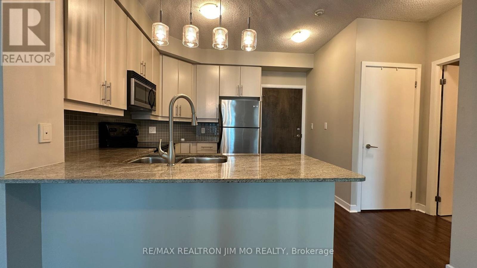 1704 - 18 Harbour Street, Toronto, ON - Indoor Photo Showing Kitchen With Double Sink With Upgraded Kitchen