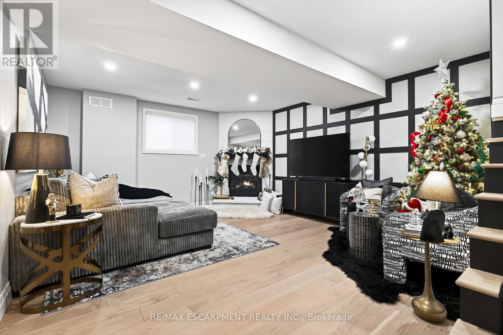 7 Waterside Drive, Hamilton, ON - Indoor