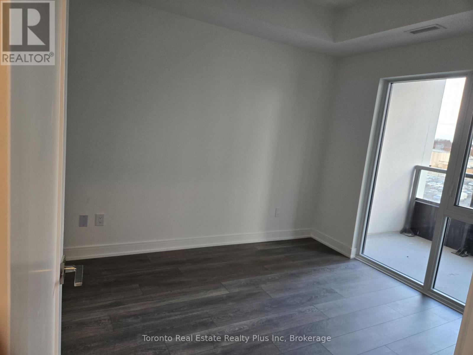 605 - 705 Davis Drive, Newmarket, ON - Indoor Photo Showing Other Room