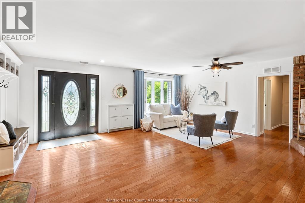 9395 River Line, Chatham, ON - Indoor