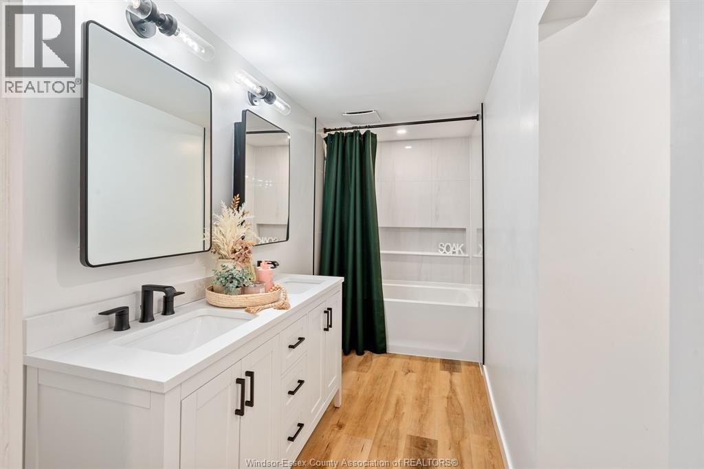 9395 River Line, Chatham, ON - Indoor