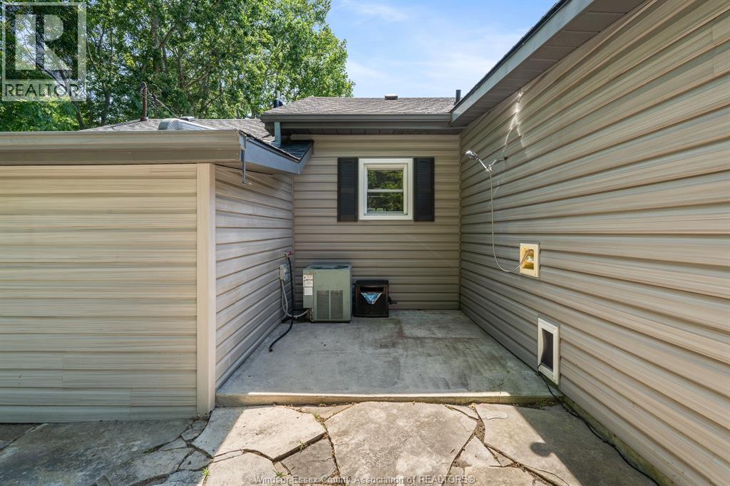 9395 River Line, Chatham, ON - Outdoor With Exterior