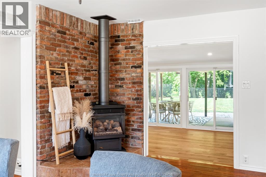 9395 River Line, Chatham, ON - Indoor With Fireplace