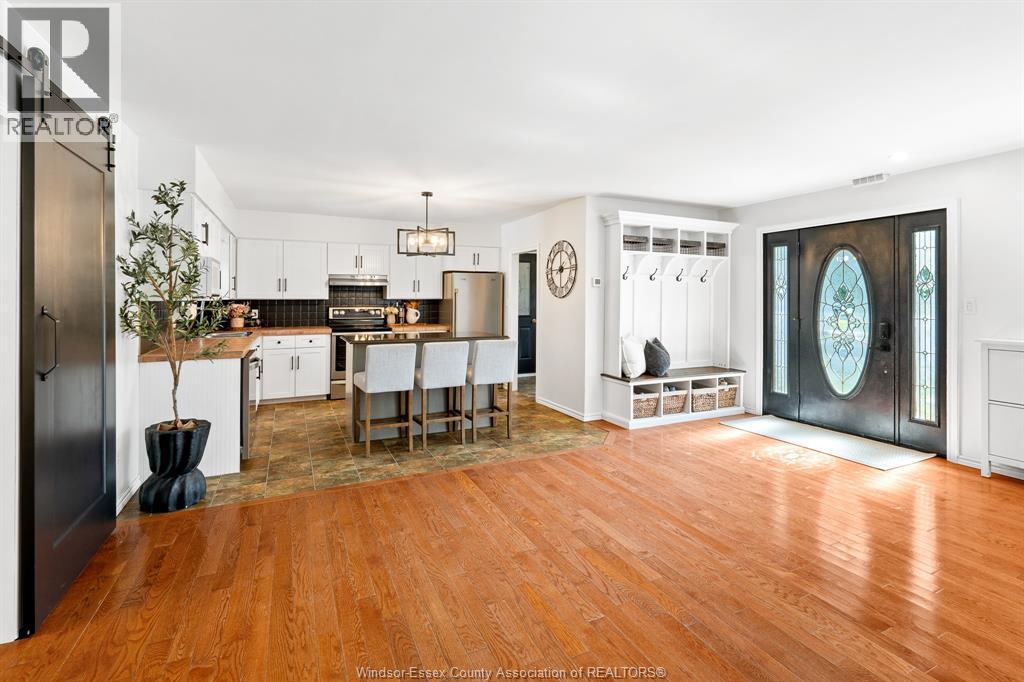 9395 River Line, Chatham, ON - Indoor