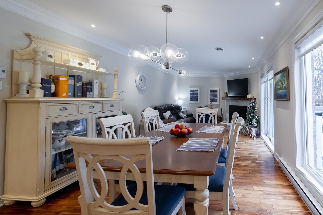 Salle à manger - 895 Rue Ravel, Brossard, QC - Indoor Photo Showing Dining Room