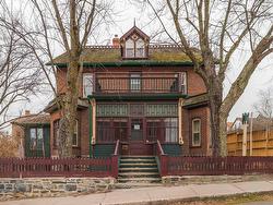 127 Fifth Avenue South Kenora, ON P9N 2A3