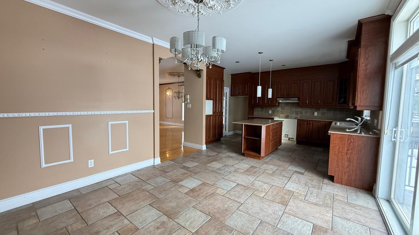 Salle à manger - 181 Crois. Gilles-Lecourt, Terrebonne (Lachenaie), QC - Indoor Photo Showing Kitchen