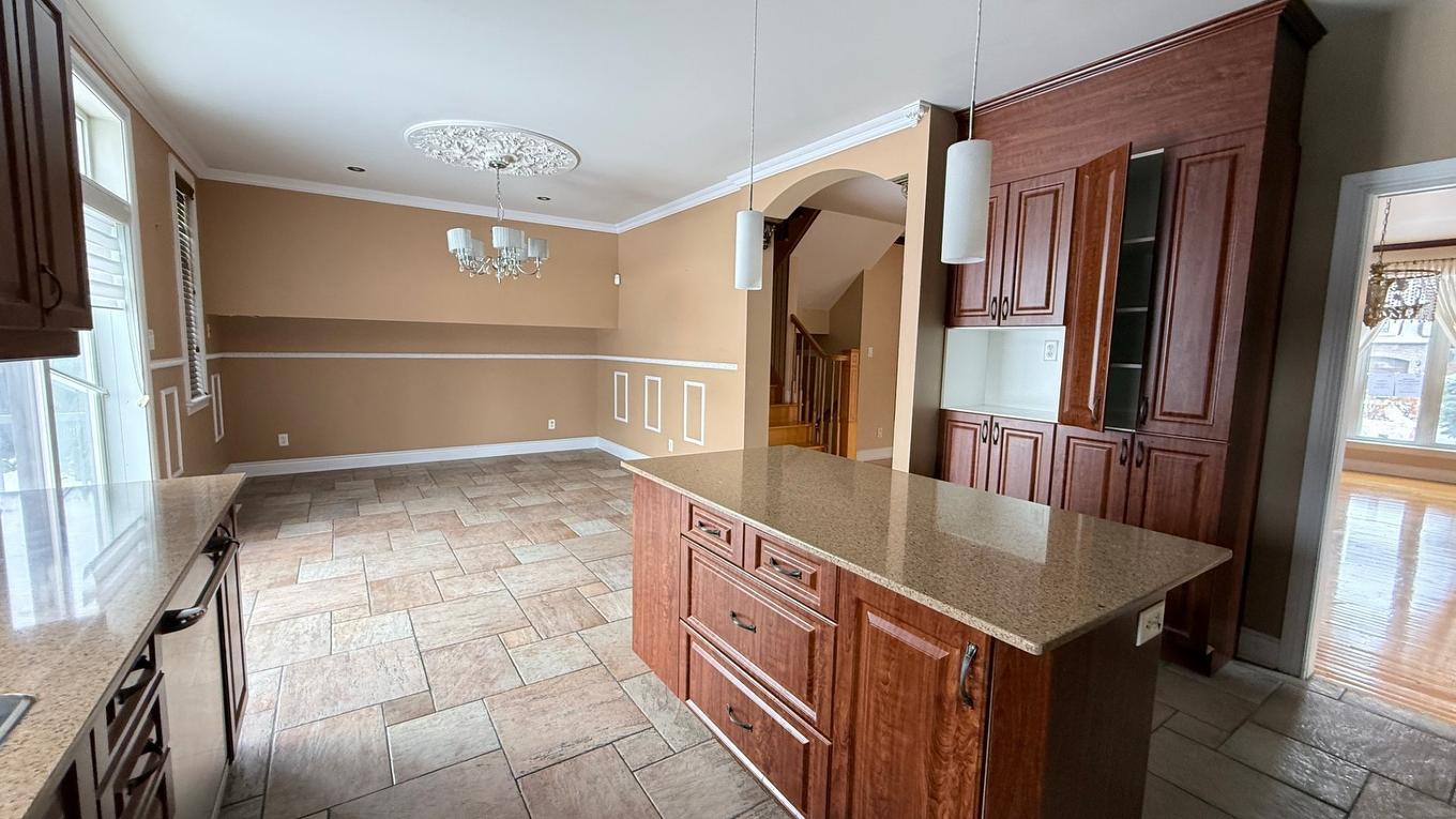 Salle à manger - 181 Crois. Gilles-Lecourt, Terrebonne (Lachenaie), QC - Indoor