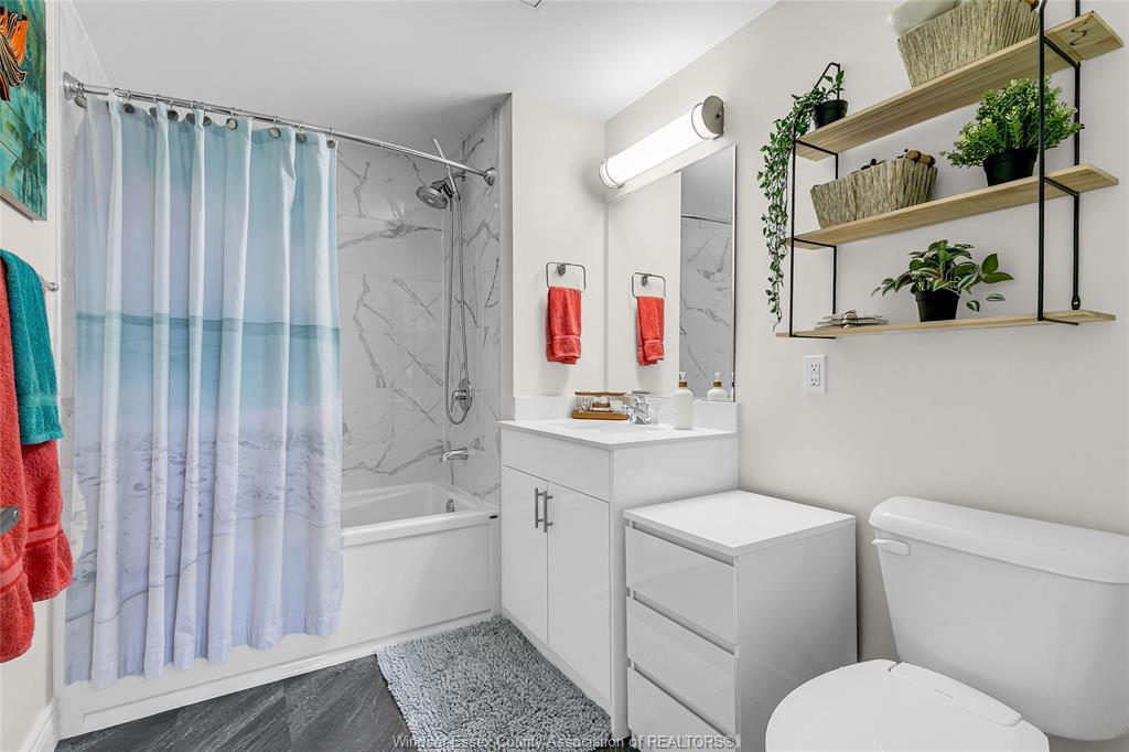 425-1489 Banwell Road, Windsor, ON