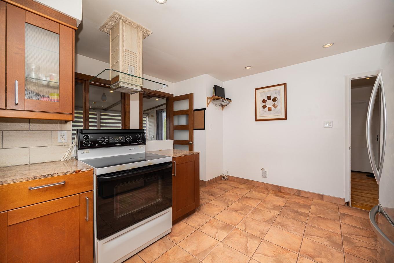 Cuisine - 4517 8E Rue, Laval (Chomedey), QC - Indoor Photo Showing Kitchen